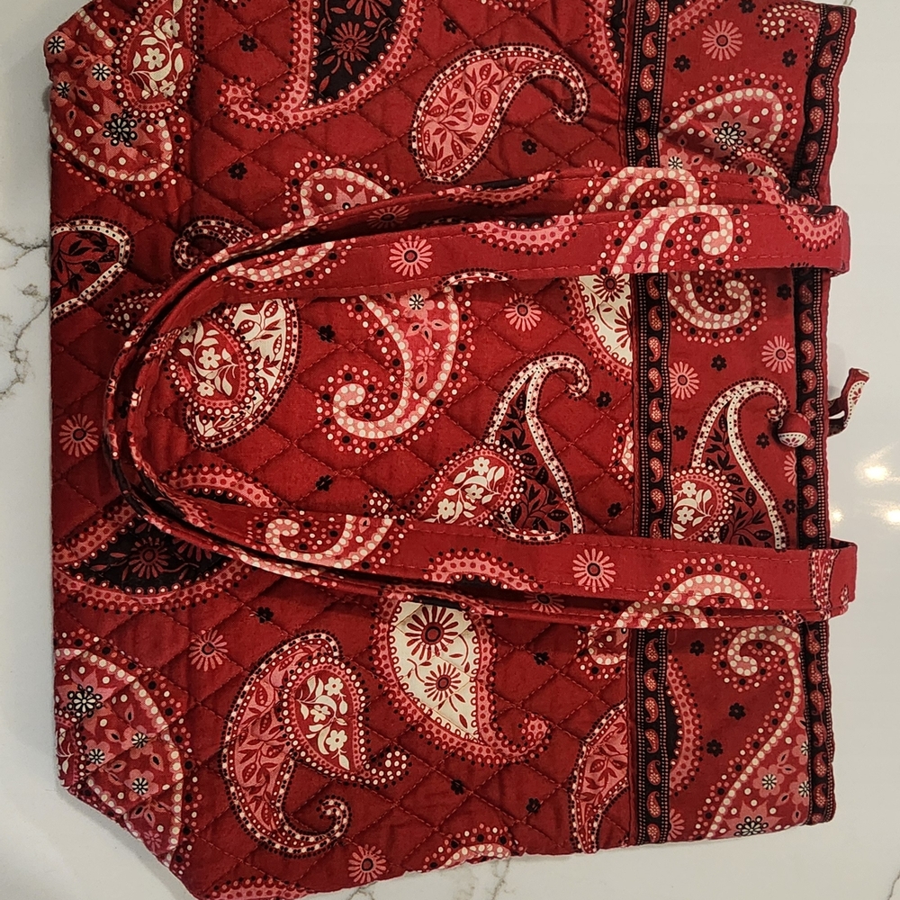 Very Bradley Mesa Red Paisley Tote Handbag Or Purse Retired Excellent Condition